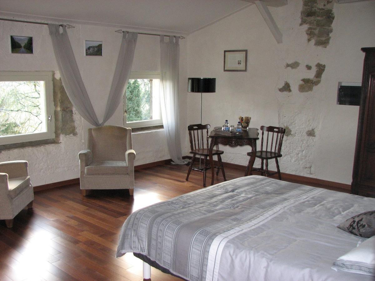 Chambres D'Hotes Domaine Saint-Joly Lasbordes Habitación foto